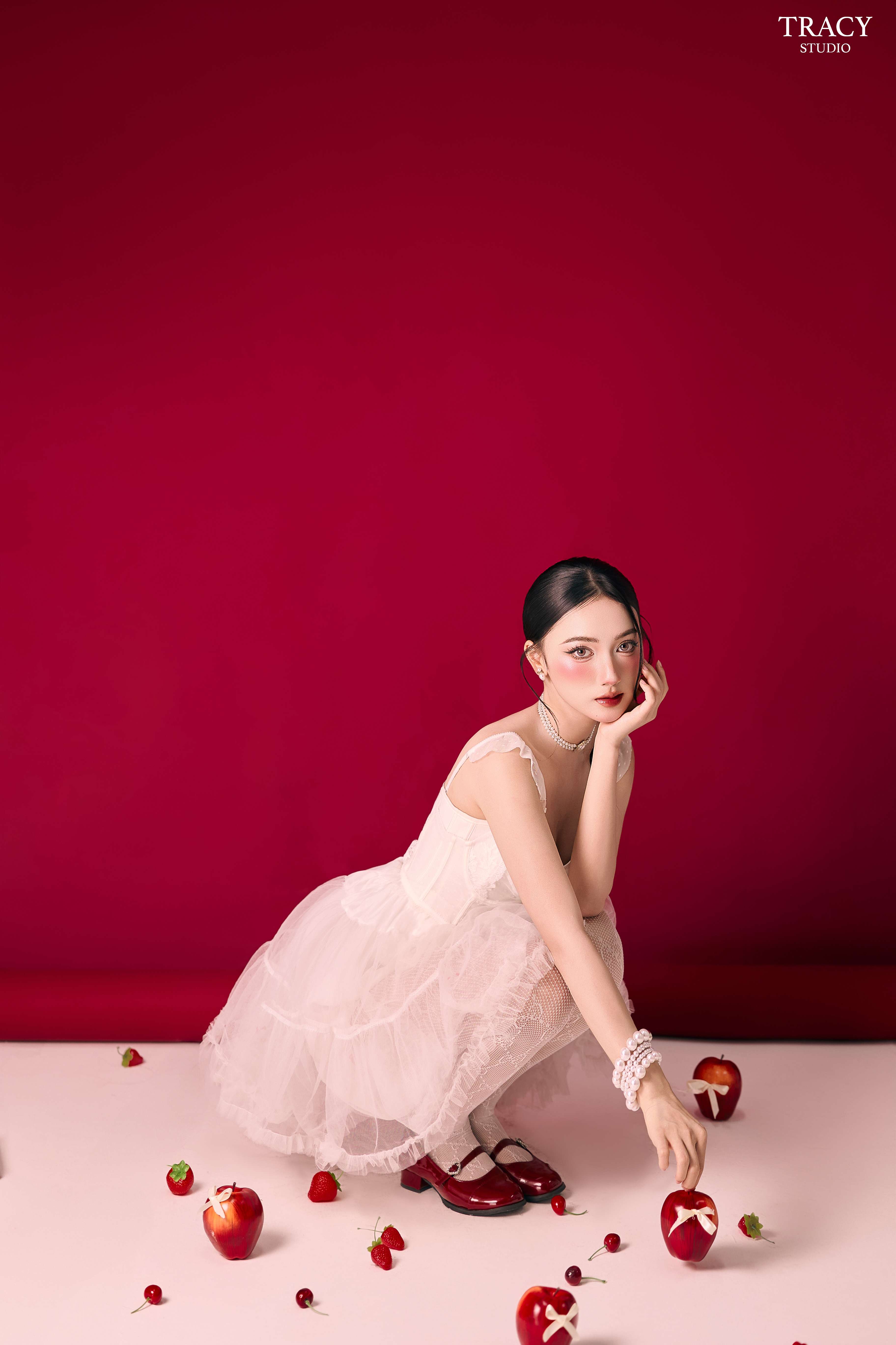 frontend/img/gallery/anh-giang-sinh/tracy-studio-chup-concept-giang-sinh-do (10).jpg